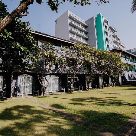 Earl'S Regent Negombo Otel Dış mekan fotoğraf