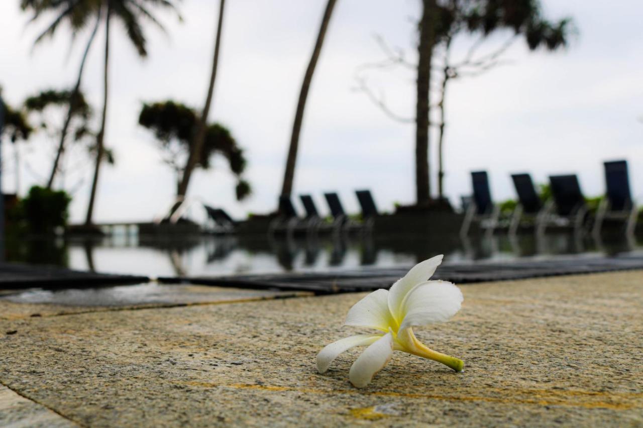 Earl'S Regent Negombo Otel Dış mekan fotoğraf