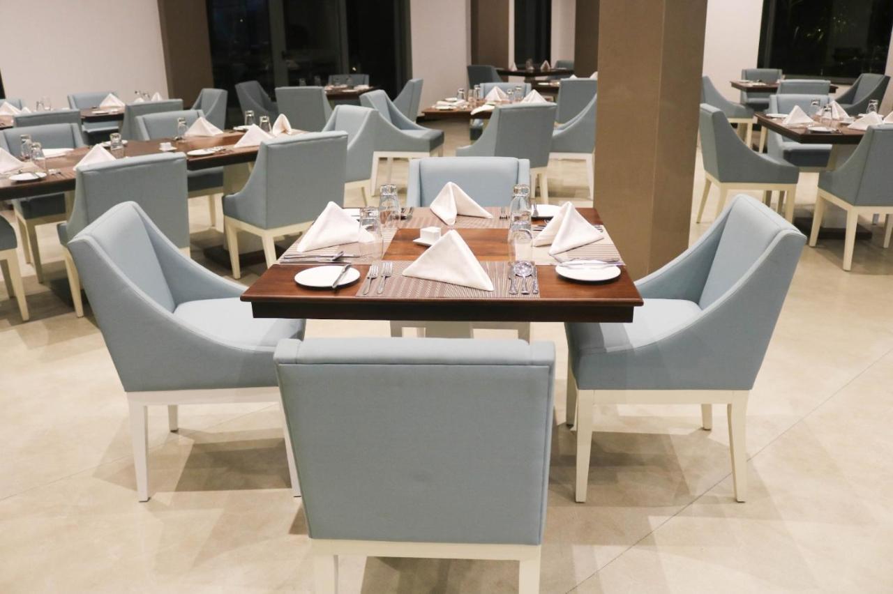 Earl'S Regent Negombo Otel Dış mekan fotoğraf