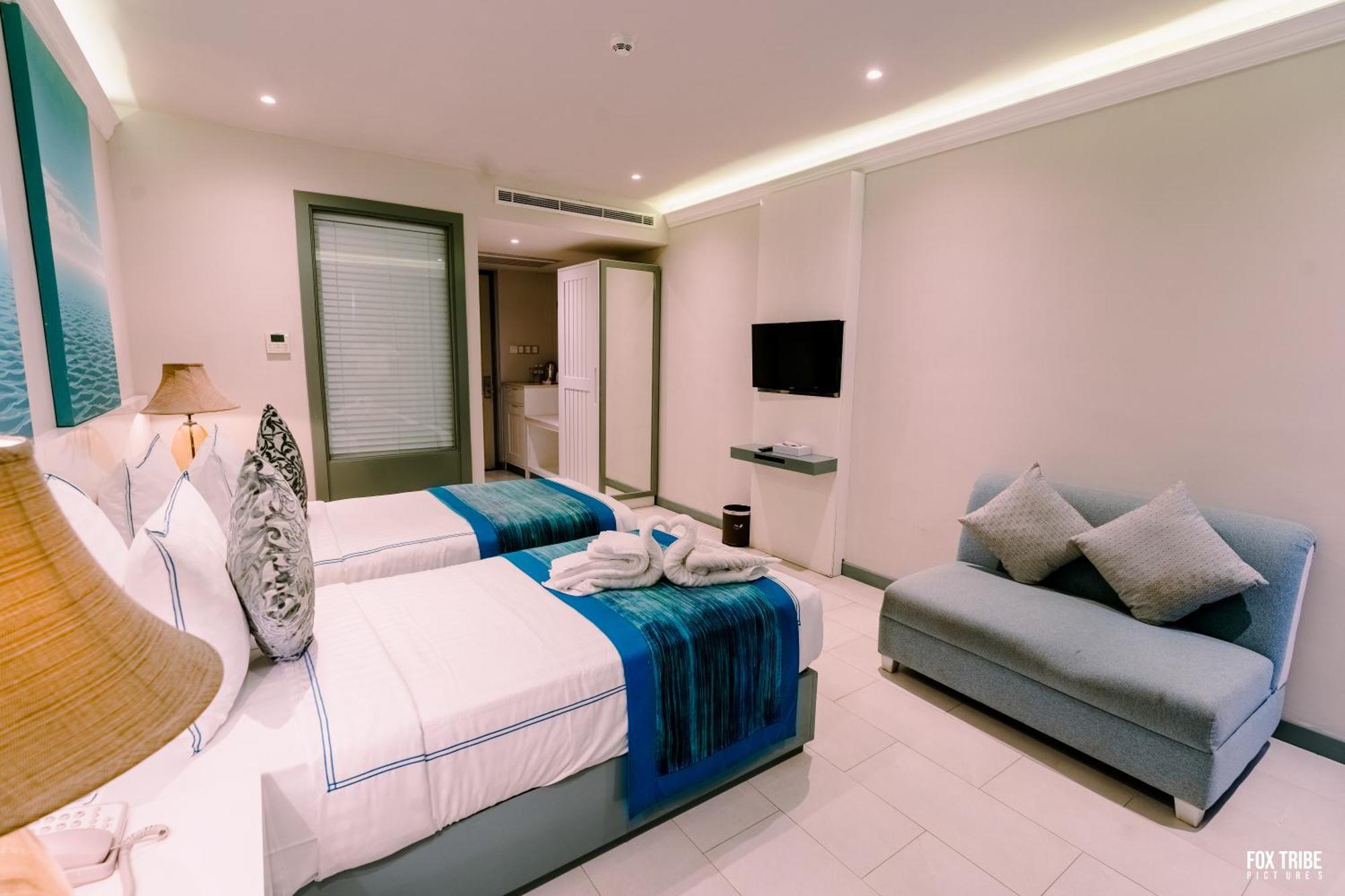 Earl'S Regent Negombo Otel Dış mekan fotoğraf