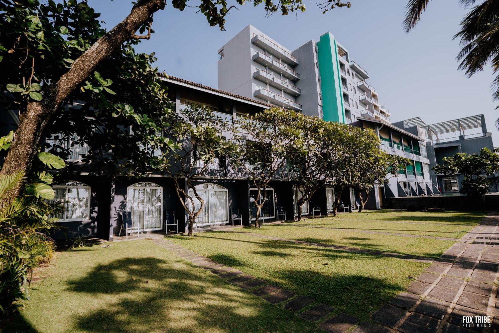 Earl'S Regent Negombo Otel Dış mekan fotoğraf